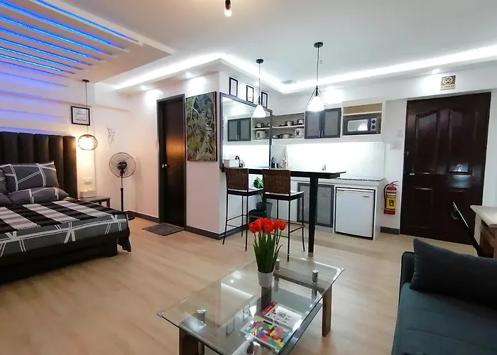 Azur E507 Near Airport, Netflix, Stylish, Cozy With Swimming Pool Apartment
