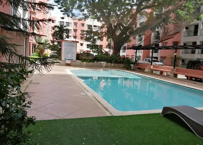 Azur E507 Near Airport, Netflix, Stylish, Cozy With Swimming Pool Apartment Lapu-Lapu City