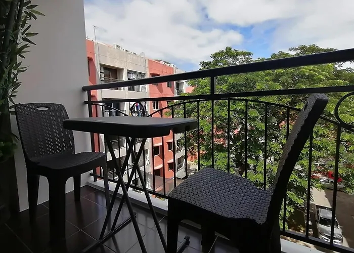 Azur E507 Near Airport, Netflix, Stylish, Cozy With Swimming Pool Lapu-Lapu City