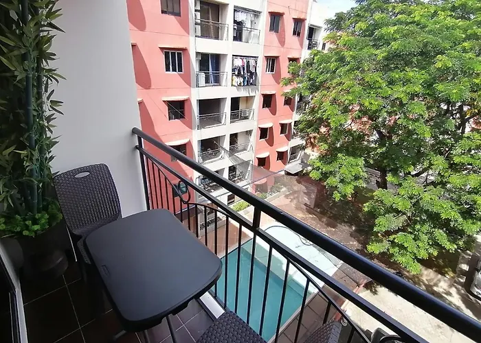 Azur E507 Near Airport, Netflix, Stylish, Cozy With Swimming Pool * Lapu-Lapu City