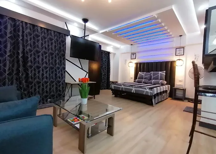 Azur E507 Near Airport, Netflix, Stylish, Cozy With Swimming Pool Apartment