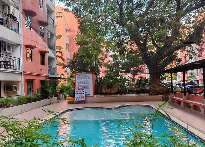 Azur E507 Near Airport, Netflix, Stylish, Cozy With Swimming Pool Apartment Lapu-Lapu City